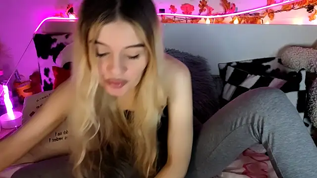 nicollewetpussy online show from 05-10-26, 01:53