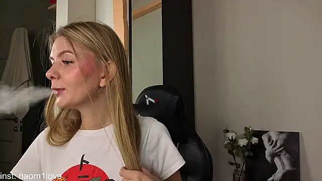 Naomi Girly online show from 09-25-25, 05:02