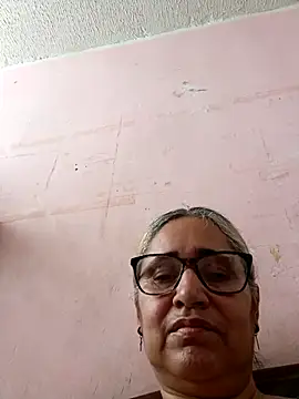  candi online show from 11-17-25, 01:59