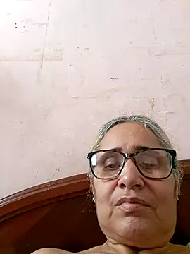  candi online show from 11-22-25, 05:23