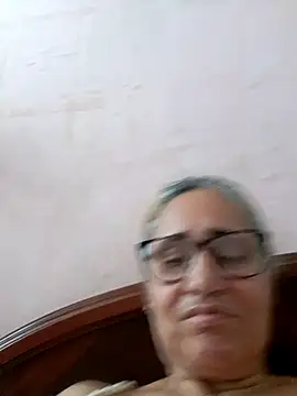  candi online show from 10-30-25, 03:42