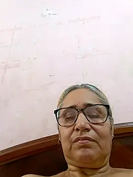  candi online show from 11-12-25, 01:59