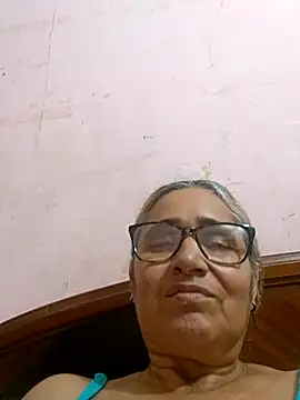  candi online show from 11-06-25, 03:10