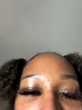 Snapshot of slimerlla chatting on 11-13-25, 06:39 slimerlla online show from 11-13-25, 06:39