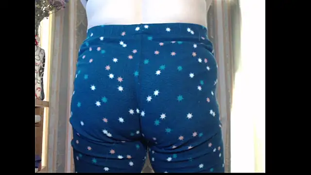 Snapshot of amorelara chatting on 10-20-25, 08:15 amorelara online show from 10-20-25, 08:15