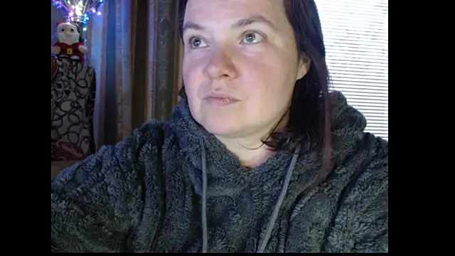 Snapshot of amorelara chatting on 10-12-25, 03:02 amorelara online show from 10-12-25, 03:02