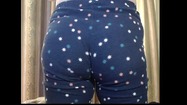 Snapshot of amorelara chatting on 10-19-25, 08:06 amorelara online show from 10-19-25, 08:06