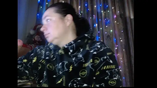 amorelara online show from 12-15-25, 06:19