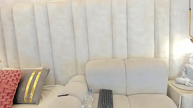 im nahomi online show from 04-09-26, 05:42