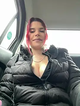 Snapshot of RiriRoseey chatting on 02-13-26, 08:36 RiriRoseey online show from 02-13-26, 08:36