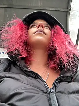 RiriRoseey online show from 11-15-25, 08:18