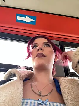 Snapshot of RiriRoseey chatting on 02-12-26, 08:36 RiriRoseey online show from 02-12-26, 08:36