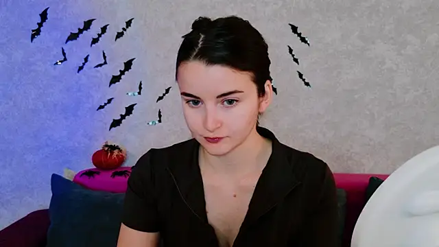 Miss Arwen online show from 10-13-25, 03:30