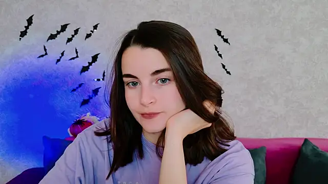 Miss Arwen online show from 10-21-25, 04:34