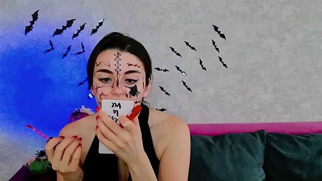 Miss Arwen online show from 10-31-25, 03:03