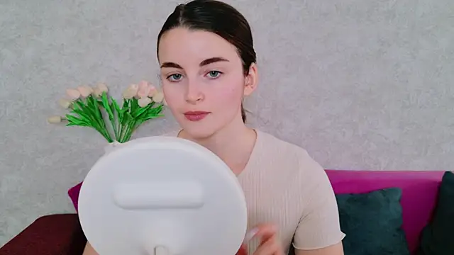 Miss Arwen online show from 11-12-25, 05:44