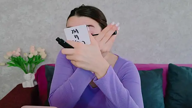 Miss Arwen online show from 11-17-25, 04:38