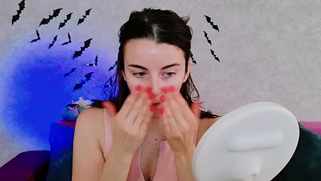 Miss Arwen online show from 10-27-25, 03:29