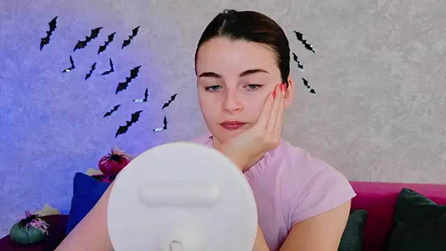 Miss Arwen online show from 10-14-25, 03:51