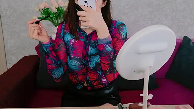 Miss Arwen online show from 11-14-25, 03:54