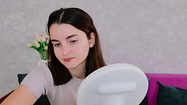 Miss Arwen online show from 09-18-25, 05:10