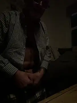 Snapshot of Shyboy817 chatting on 02-01-26, 01:48 Shyboy817 online show from 02-01-26, 01:48