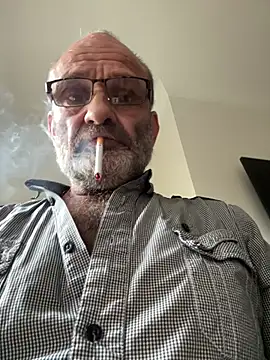 Snapshot of Shyboy817 chatting on 02-07-26, 02:25 Shyboy817 online show from 02-07-26, 02:25