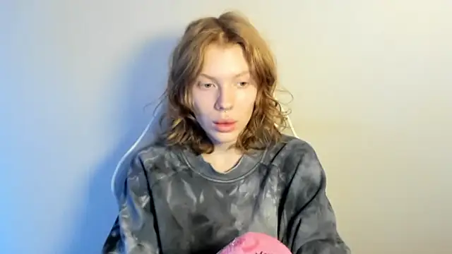 StellaDavis online show from 12-17-25, 08:08