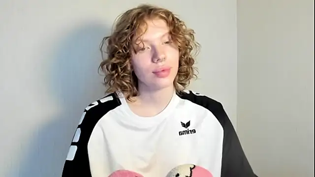 StellaDavis online show from 11-04-25, 08:18