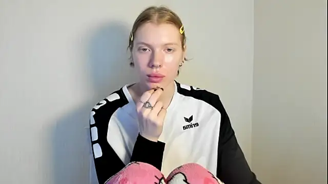 StellaDavis online show from 11-06-25, 10:08