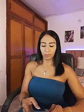 Snapshot of charlotte_bayron02 chatting on 06-27-26, 01:22 charlotte bayron02 online show from 06-27-26, 01:22