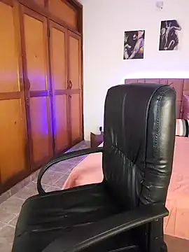 charlotte bayron02 online show from 04-12-26, 12:36