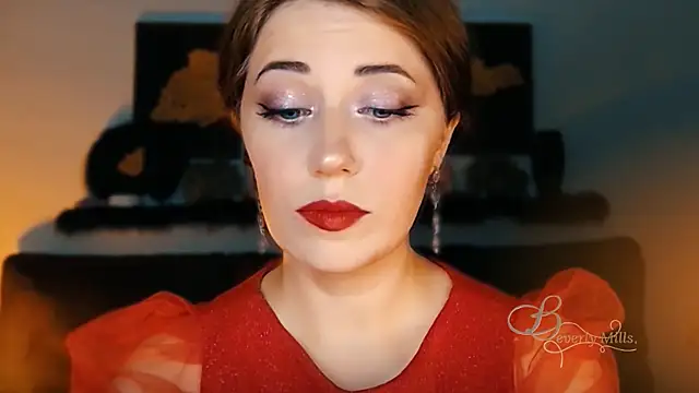 Snapshot of MissBeverlyMills chatting on 10-04-25, 03:08 MissBeverlyMills online show from 10-04-25, 03:08