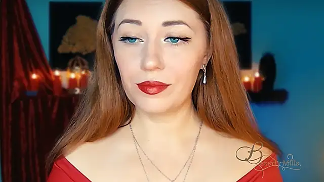 Snapshot of MissBeverlyMills chatting on 10-25-25, 04:00 MissBeverlyMills online show from 10-25-25, 04:00