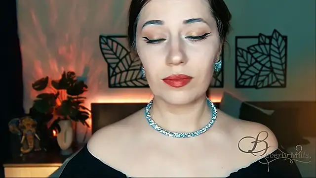 Snapshot of MissBeverlyMills chatting on 01-20-25, 04:55 MissBeverlyMills online show from 01-20-25, 04:55