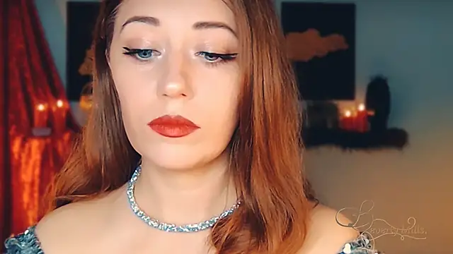 Snapshot of MissBeverlyMills chatting on 10-27-25, 04:02 MissBeverlyMills online show from 10-27-25, 04:02