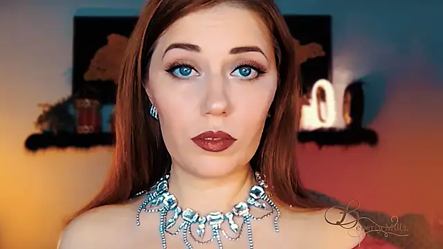 MissBeverlyMills online show from 11-27-25, 04:24