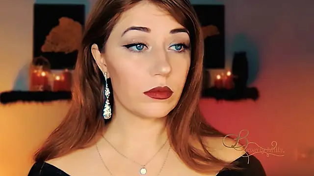 Snapshot of MissBeverlyMills chatting on 11-02-25, 02:27 MissBeverlyMills online show from 11-02-25, 02:27