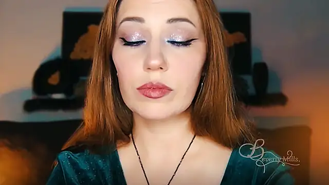 Snapshot of MissBeverlyMills chatting on 09-24-25, 07:42 MissBeverlyMills online show from 09-24-25, 07:42