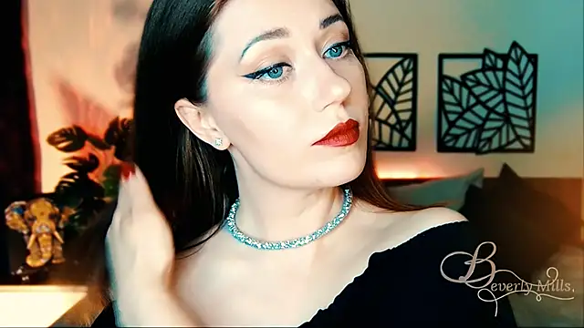 Snapshot of MissBeverlyMills chatting on 03-22-25, 04:15 MissBeverlyMills online show from 03-22-25, 04:15