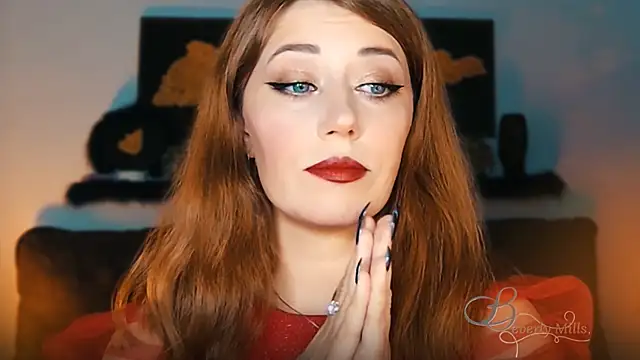 Snapshot of MissBeverlyMills chatting on 09-19-25, 07:29 MissBeverlyMills online show from 09-19-25, 07:29