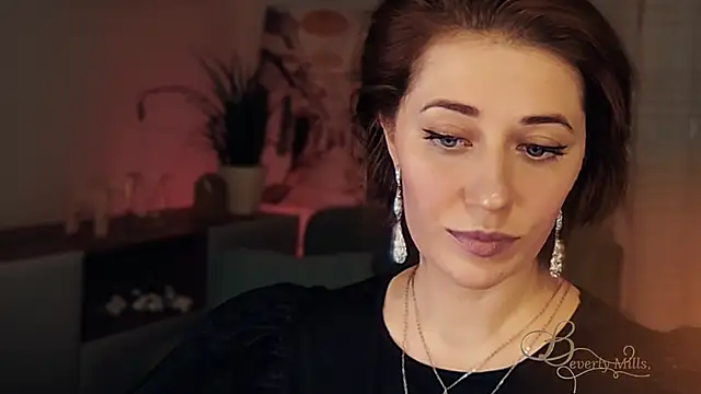 MissBeverlyMills online show from 01-18-26, 07:39