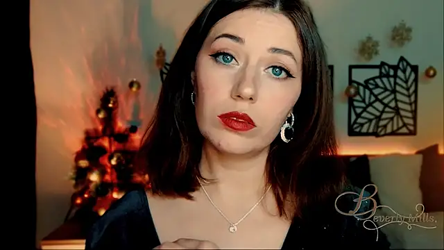 Snapshot of MissBeverlyMills chatting on 01-01-25, 06:49 MissBeverlyMills online show from 01-01-25, 06:49