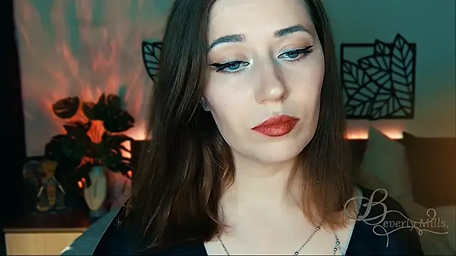 Snapshot of MissBeverlyMills chatting on 01-17-25, 07:27 MissBeverlyMills online show from 01-17-25, 07:27