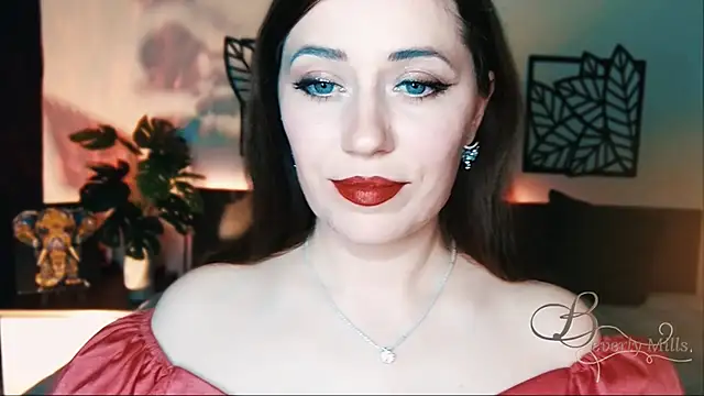 Snapshot of MissBeverlyMills chatting on 02-19-25, 04:33 MissBeverlyMills online show from 02-19-25, 04:33