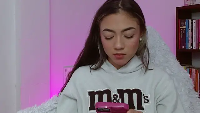 hantonella  online show from 12-02-25, 02:52