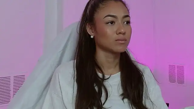 hantonella  online show from 11-21-25, 03:11