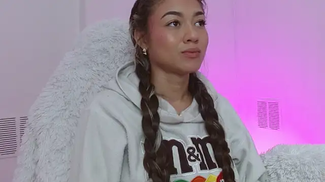 hantonella  online show from 11-06-25, 01:26