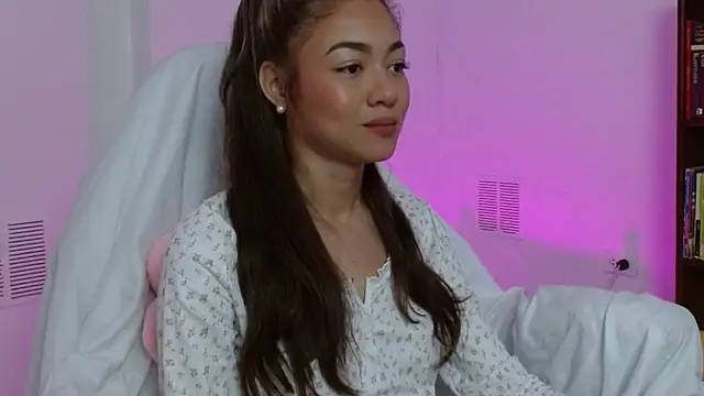 hantonella  online show from 11-20-25, 01:12