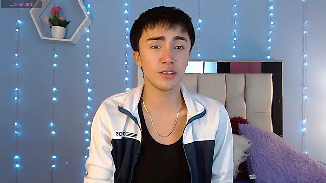 santi-fabulous online show from 12-03-24, 09:17